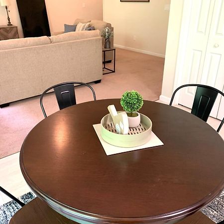 Enjoy This Amazing Home With Porch & Grill Near Dt Woodstock Pokoj fotografie