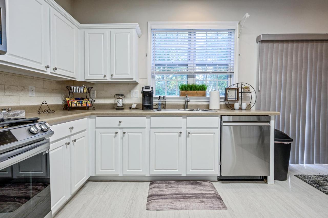 Enjoy This Amazing Home With Porch & Grill Near Dt Woodstock Exteriér fotografie