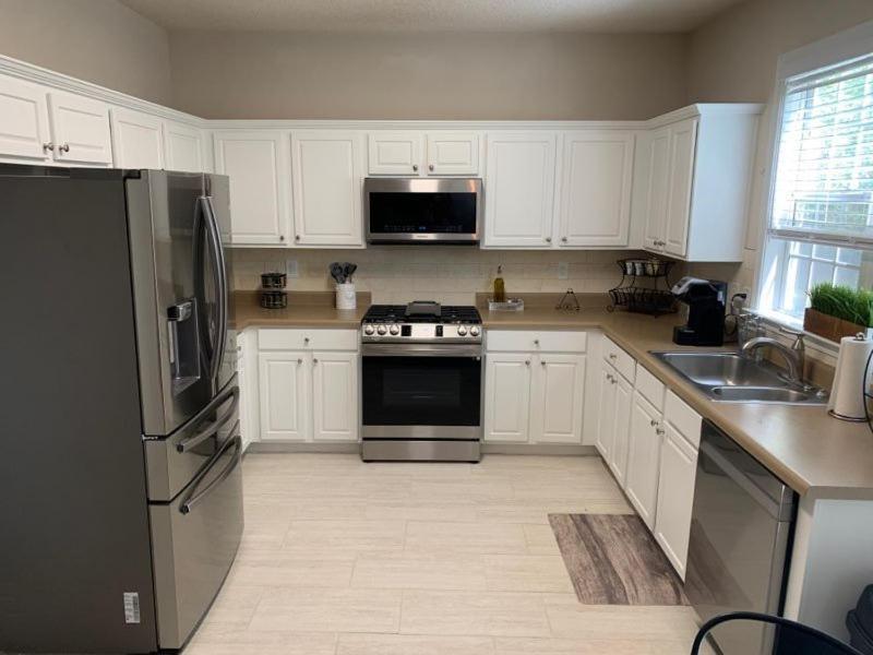 Enjoy This Amazing Home With Porch & Grill Near Dt Woodstock Pokoj fotografie